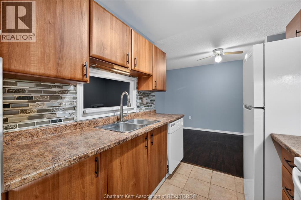 202 CAMPUS PARKWAY Unit# 306, Chatham, Ontario, N7M4Y1 — Photo 3