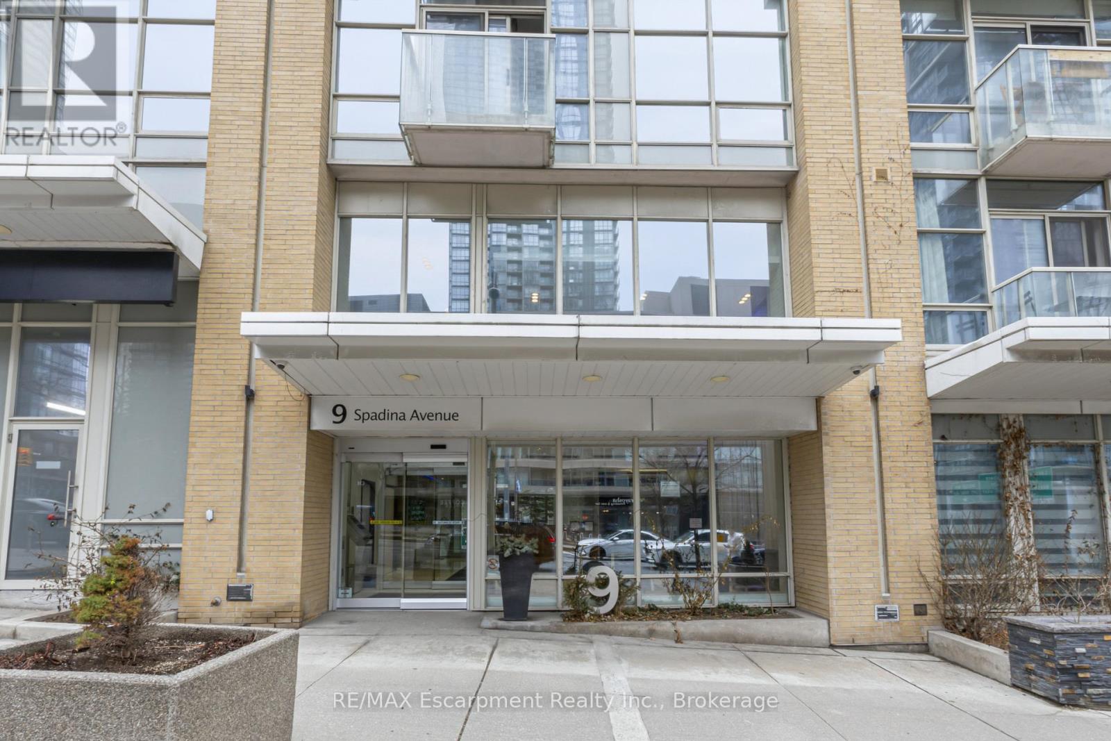 303 - 9 SPADINA AVENUE, Toronto (Waterfront Communities), Ontario, M5V3V5 — Photo 2
