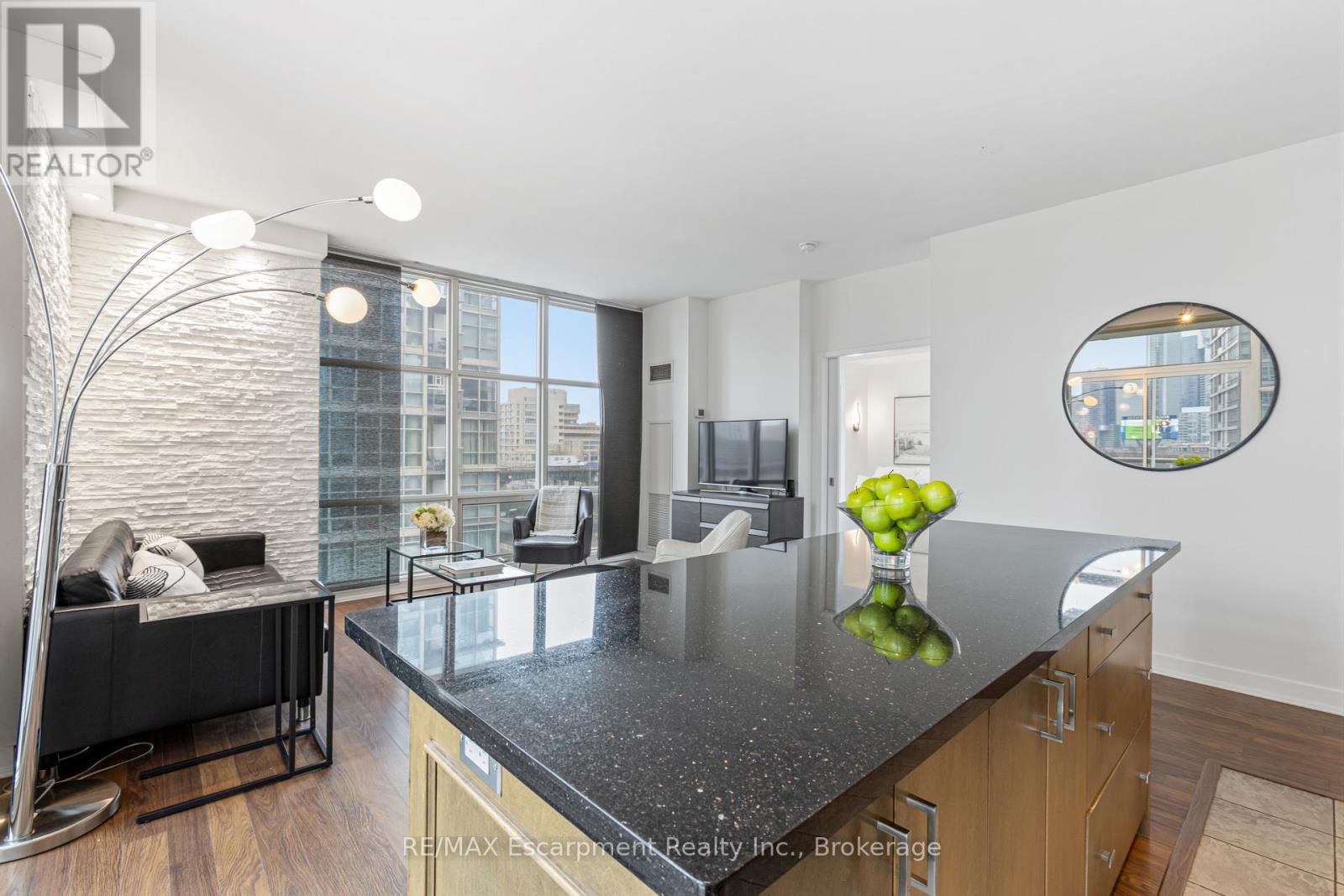 303 - 9 SPADINA AVENUE, Toronto (Waterfront Communities), Ontario, M5V3V5 — Photo 7