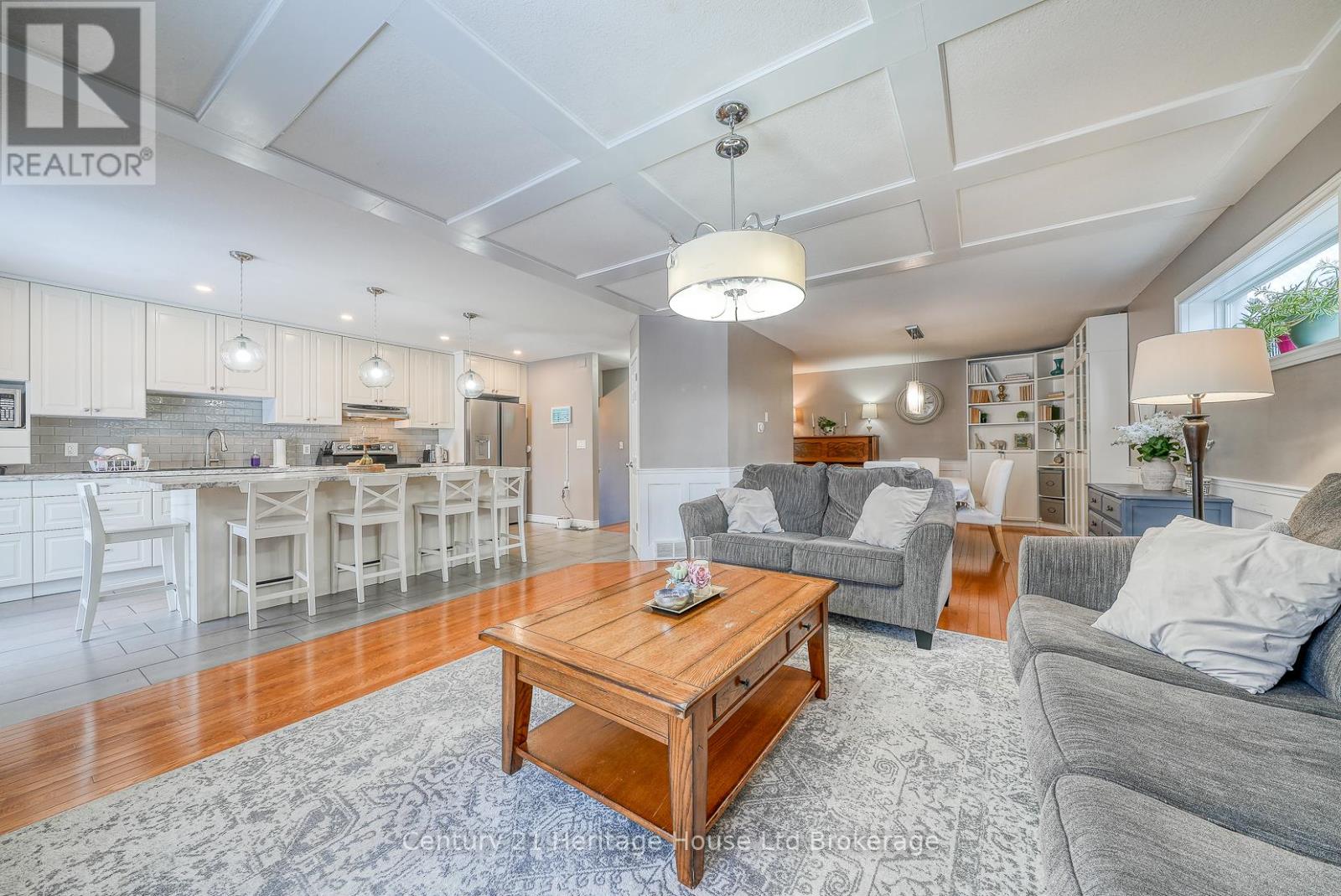 18 POTTERS WAY, Woodstock (Woodstock - South), Ontario, N4S8Z5 — Photo 3