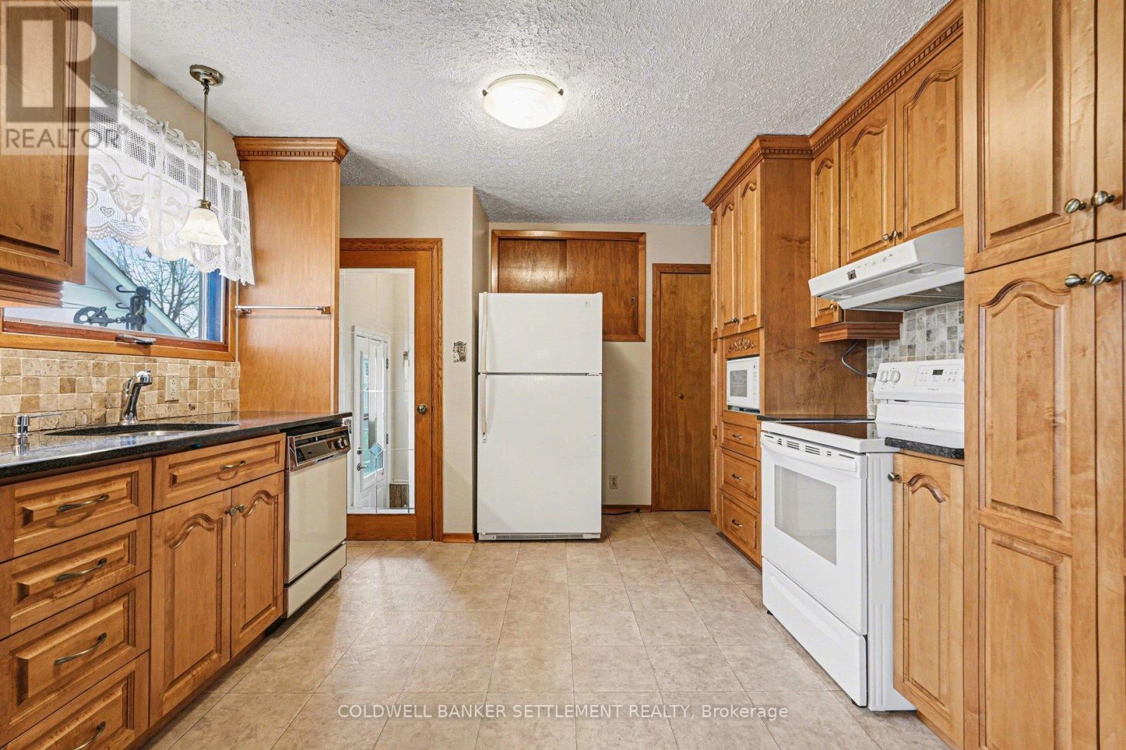 64 SOUTH STREET, Perth, Ontario, K7H2G7 — Photo 6