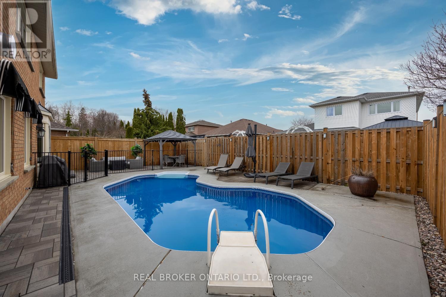 55 MULL CRESCENT, Clarington (Courtice), Ontario, L1E2E2 — Photo 47