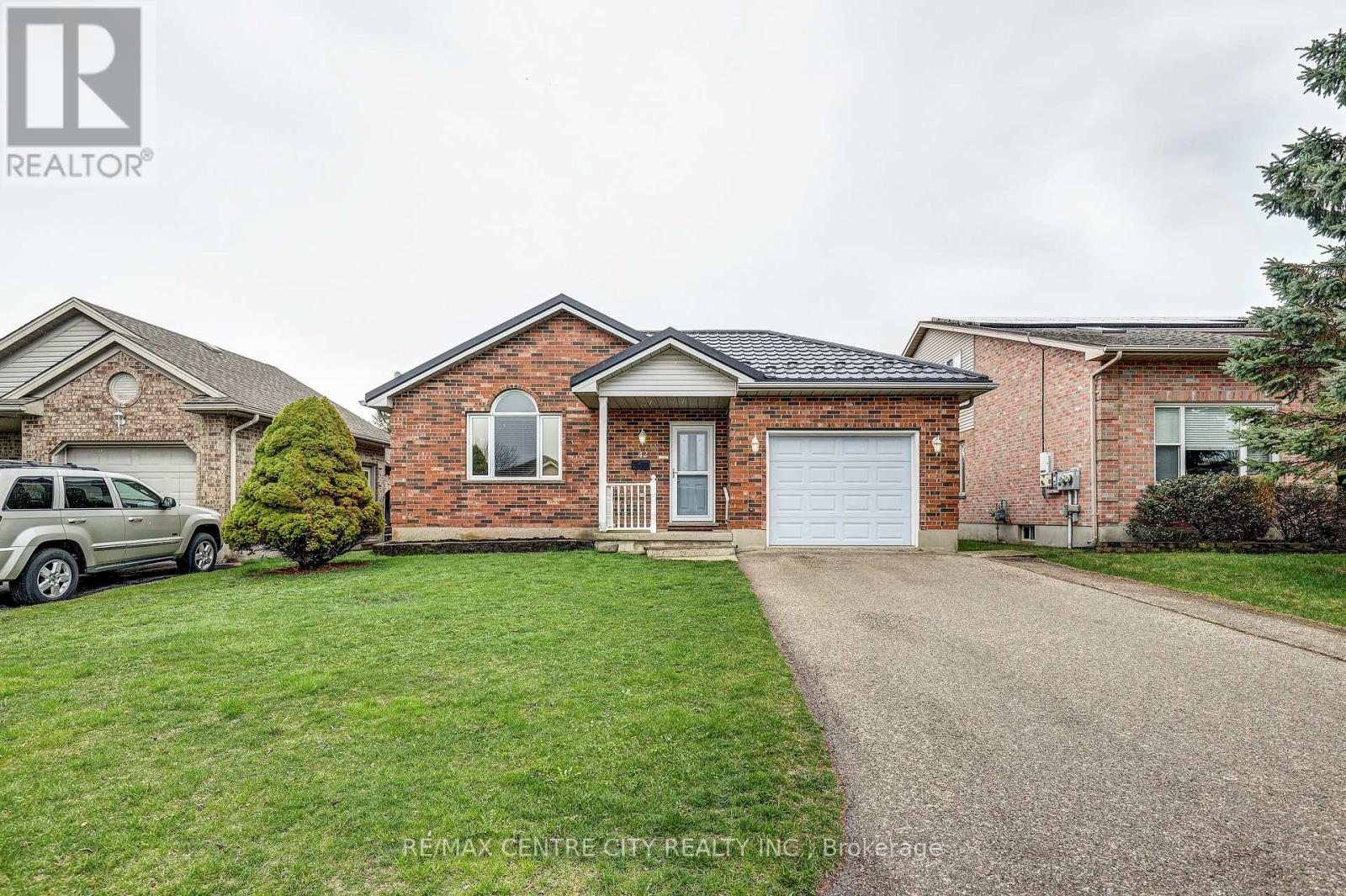 42 OLDEWOOD CRESCENT, St. Thomas, Ontario, N5R6B2 — Photo 2