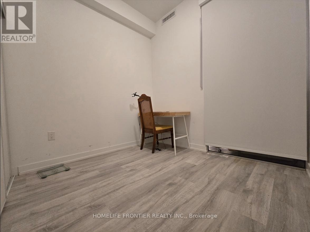 302 - 8 OLYMPIC GARDEN DRIVE, Toronto (Newtonbrook East), Ontario, M2M0B9 — Photo 4