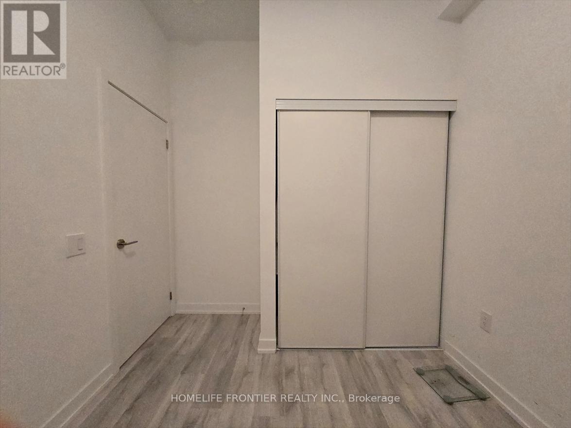 302 - 8 OLYMPIC GARDEN DRIVE, Toronto (Newtonbrook East), Ontario, M2M0B9 — Photo 6