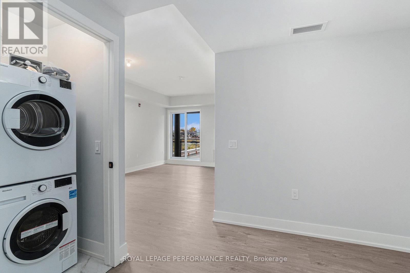 208 - 397 CODD'S ROAD, Ottawa, Ontario, K1K5C7 — Photo 8