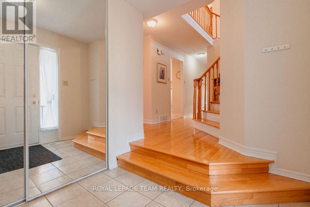 16 PICKWICK DRIVE, Ottawa, Ontario, K2J3G1 — Photo 5
