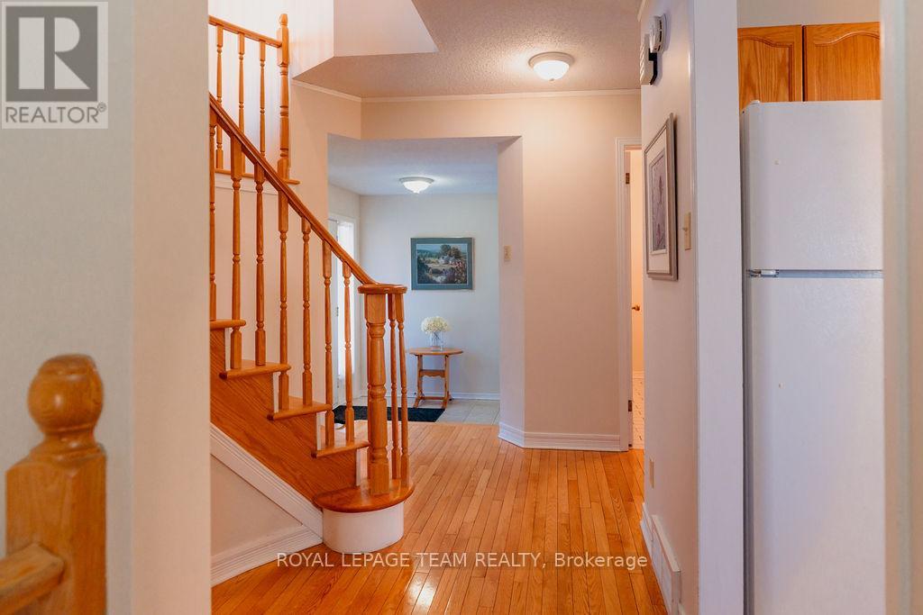 16 PICKWICK DRIVE, Ottawa, Ontario, K2J3G1 — Photo 6