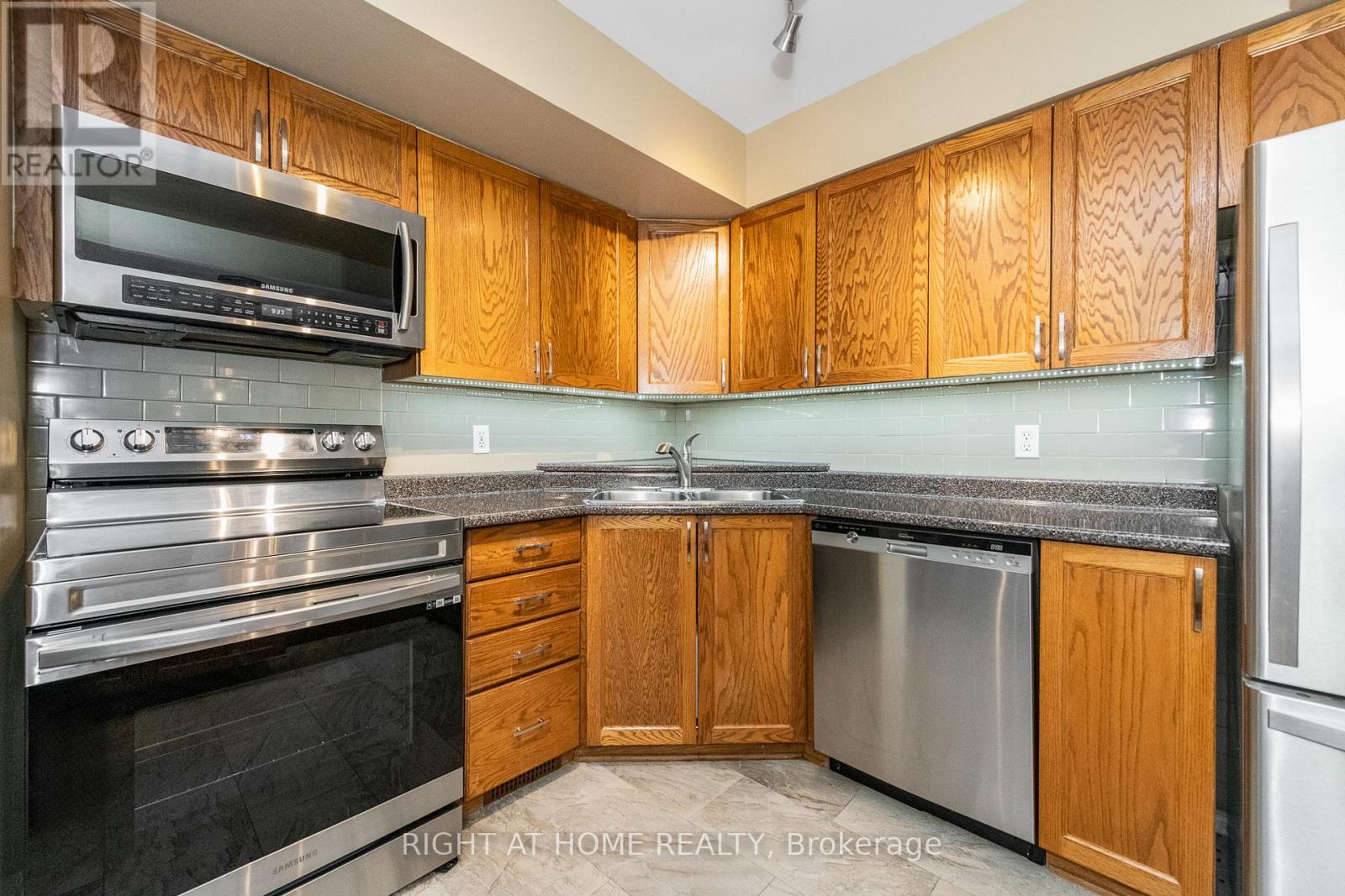 2034 P AVENUE, Ottawa, Ontario, K1G6G7 — Photo 8