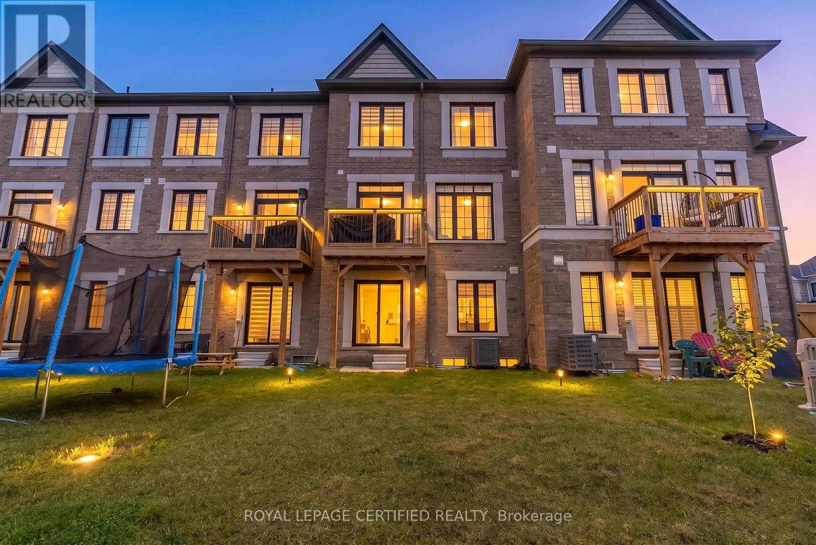 3 MORRISON CRESCENT, Whitby, Ontario, L1P0P4 — Photo 2