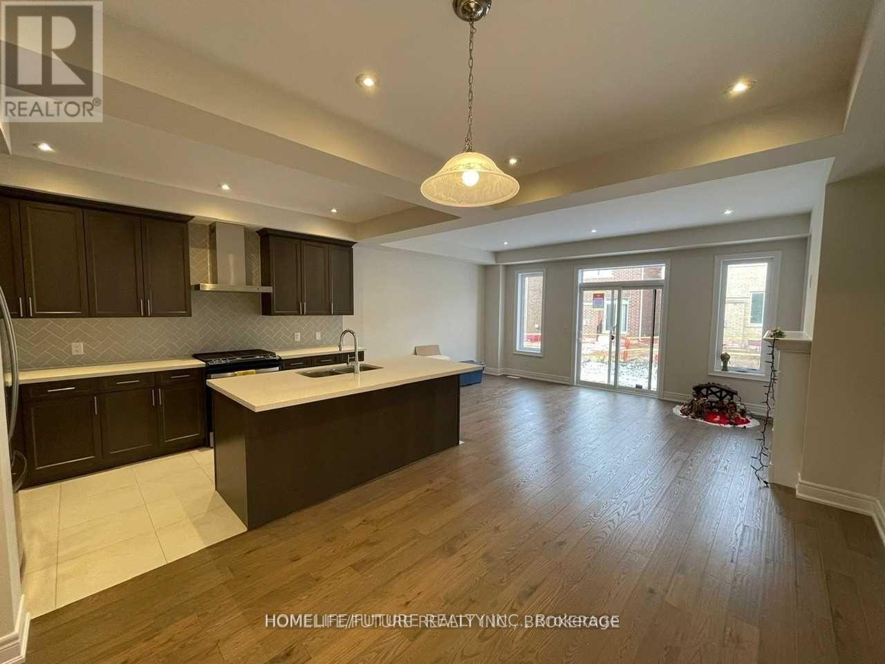 46 GILLIVARY DRIVE, Whitby, Ontario, L1P0C9 — Photo 7