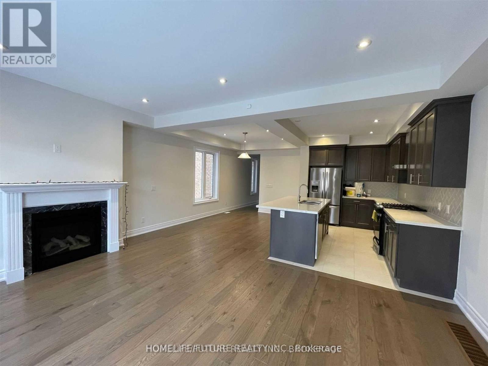 46 GILLIVARY DRIVE, Whitby, Ontario, L1P0C9 — Photo 9