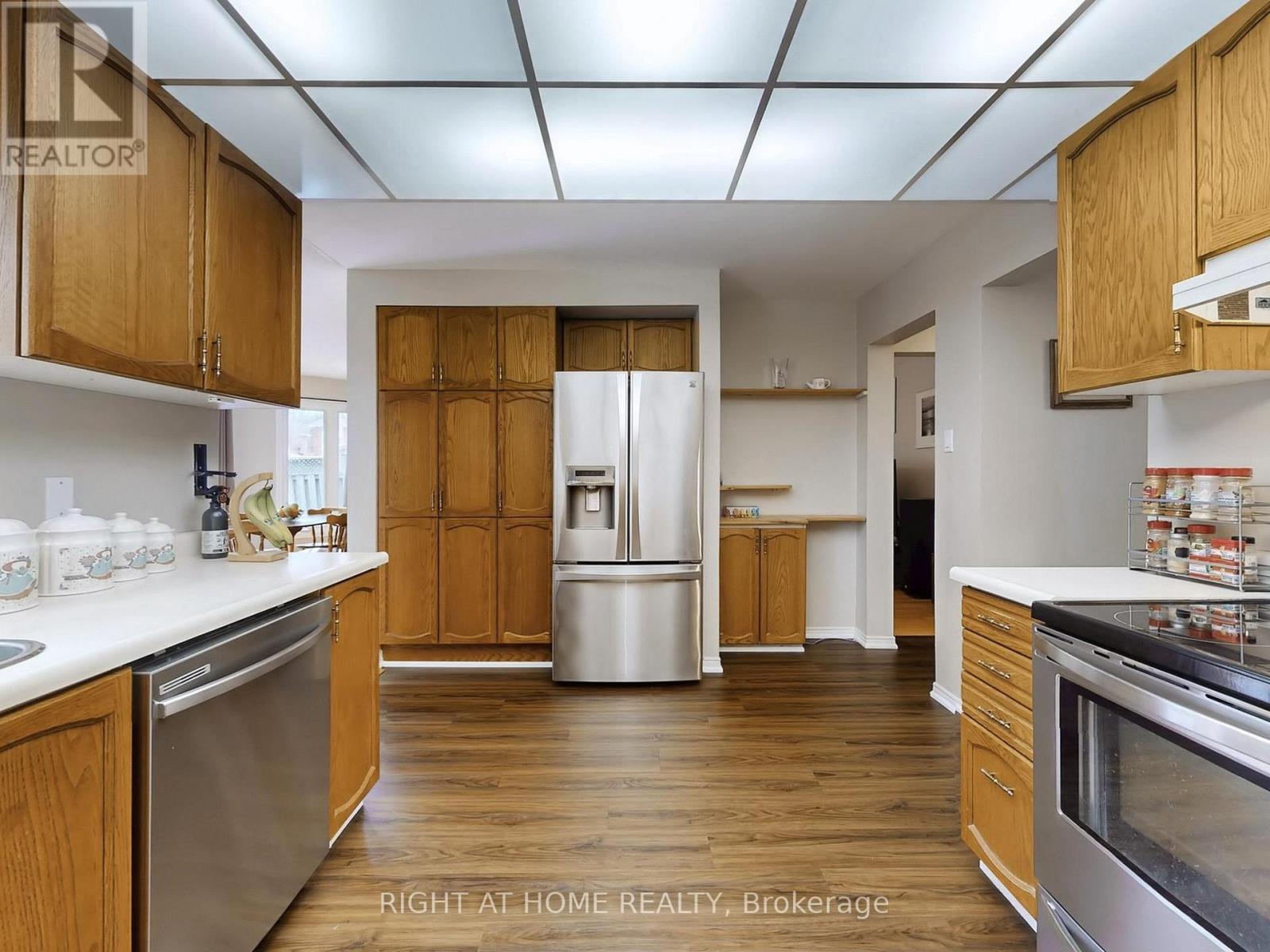 531 STEEPLE HILL, Pickering (Woodlands), Ontario, L1V5Z6 — Photo 10