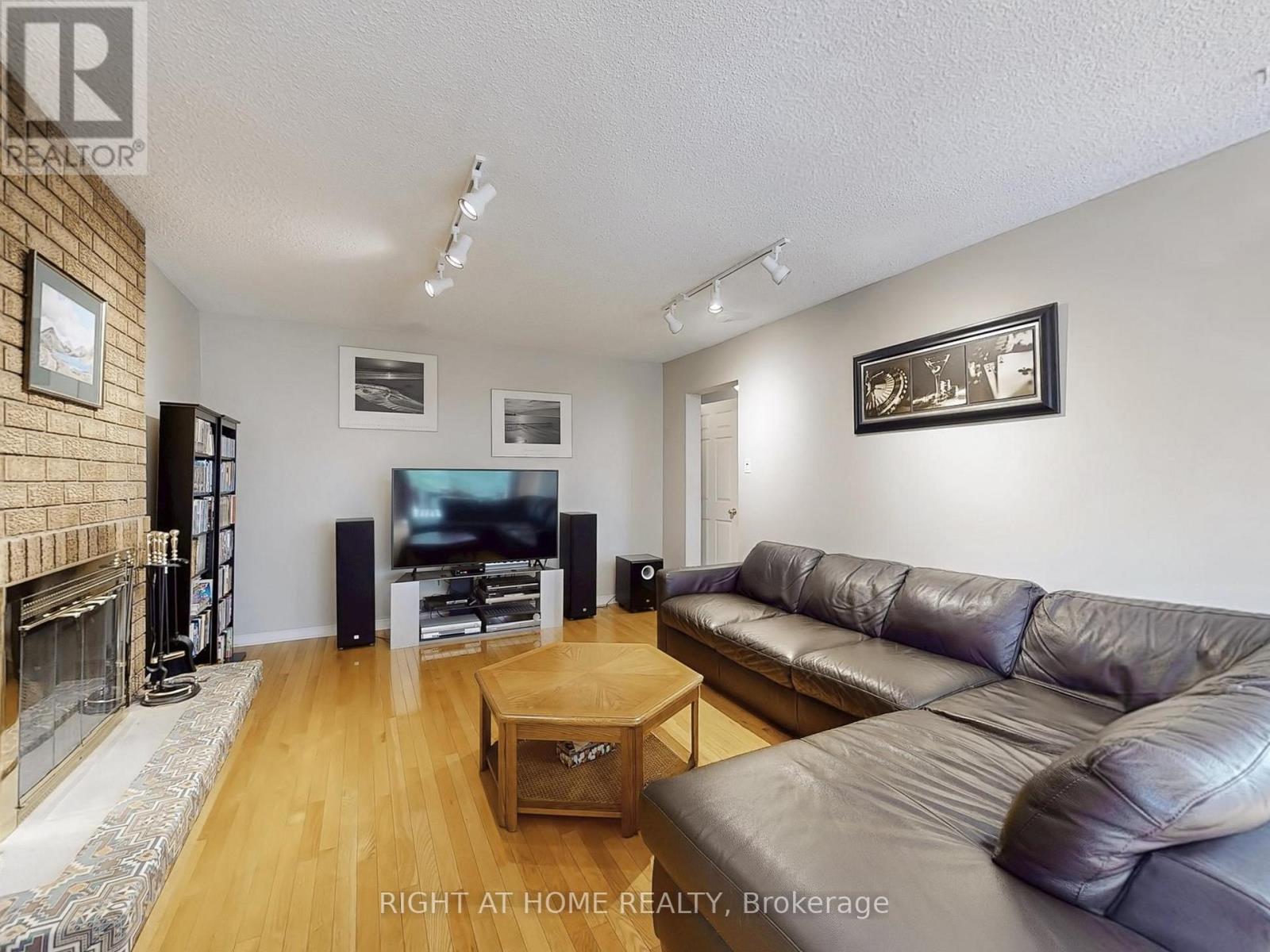 531 STEEPLE HILL, Pickering (Woodlands), Ontario, L1V5Z6 — Photo 12