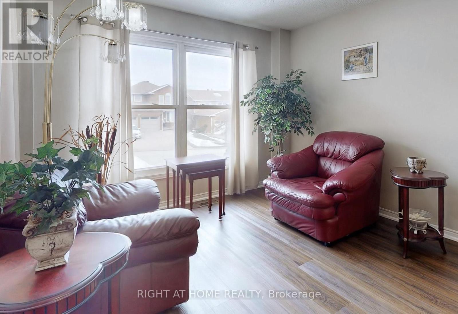 531 STEEPLE HILL, Pickering (Woodlands), Ontario, L1V5Z6 — Photo 5