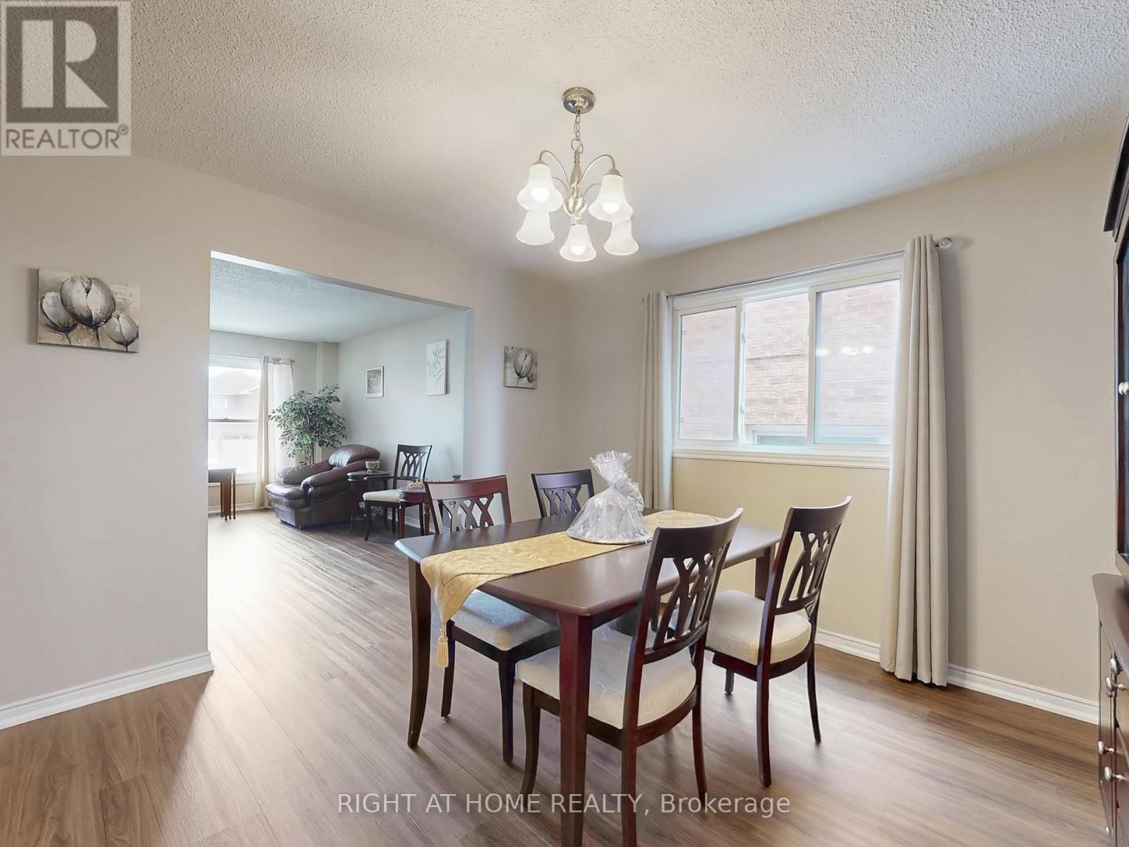 531 STEEPLE HILL, Pickering (Woodlands), Ontario, L1V5Z6 — Photo 8