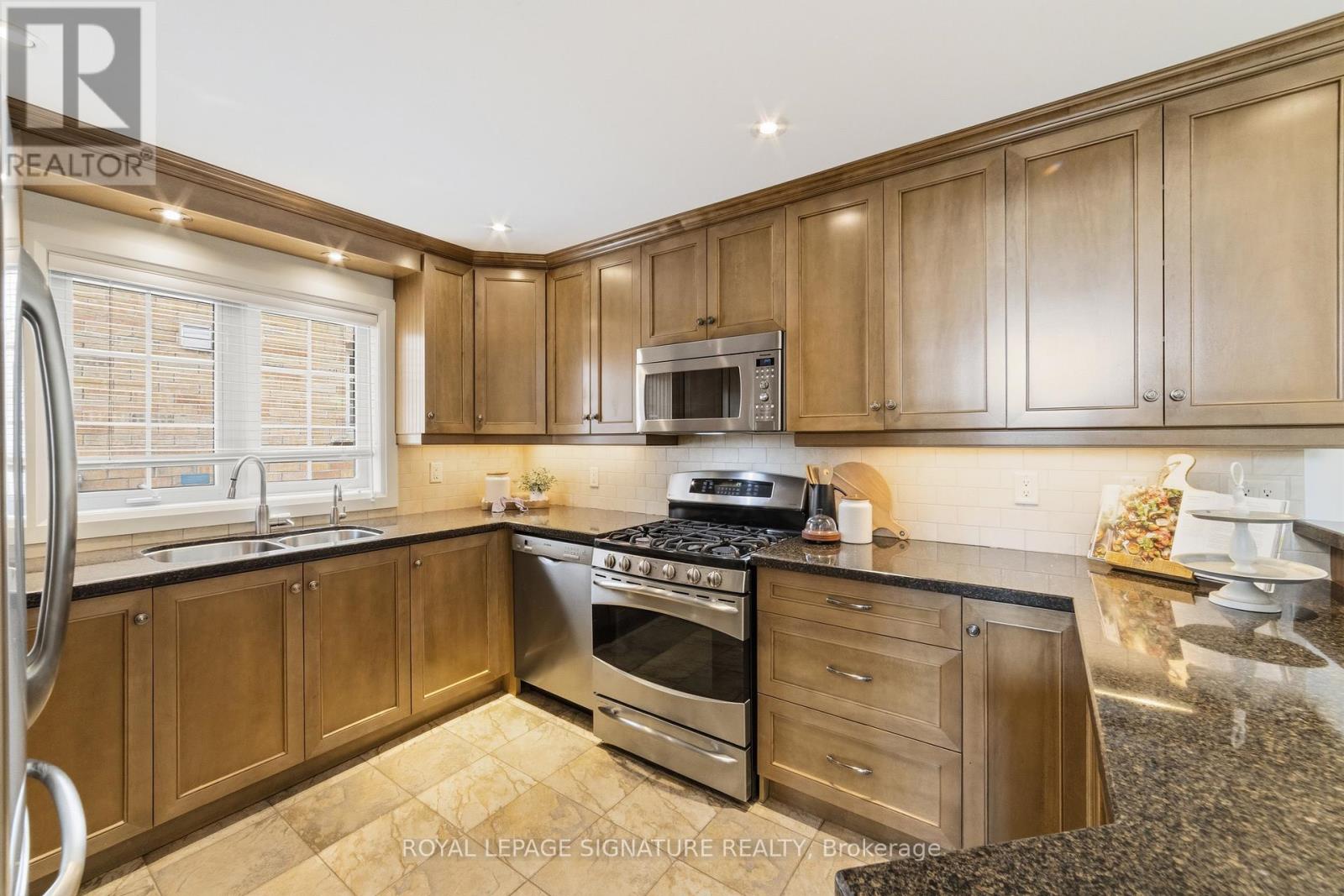 41 - 223 REBECCA STREET, Oakville (CO Central), Ontario, L6K3Y2 — Photo 6