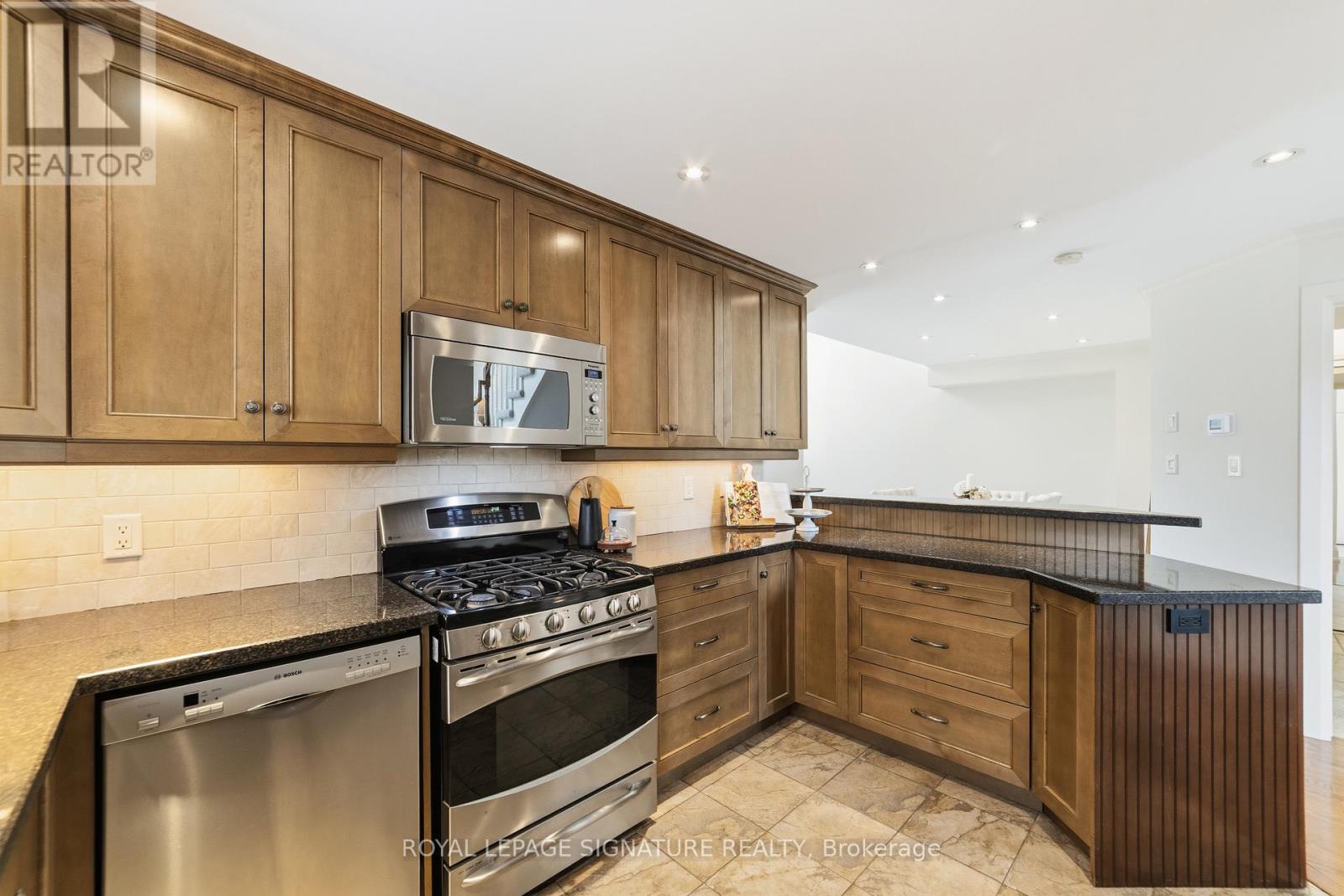 41 - 223 REBECCA STREET, Oakville (CO Central), Ontario, L6K3Y2 — Photo 7