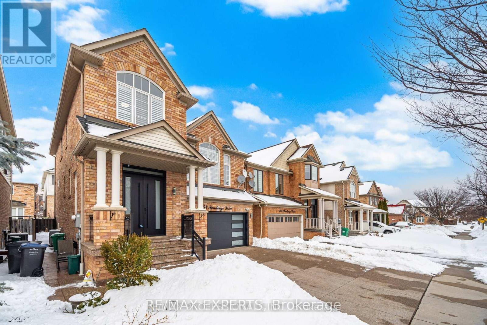 194 FANDANGO DRIVE, Brampton (Credit Valley), Ontario, L6X0L3 — Photo 2