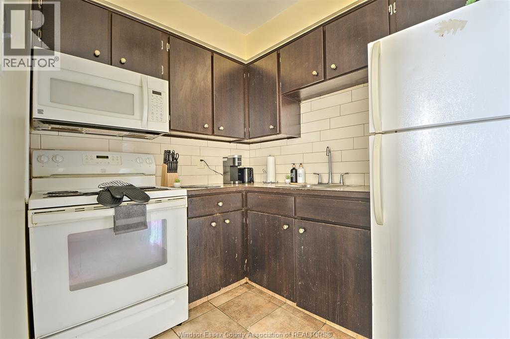 821 PILLETTE Unit# 7, Windsor, Ontario, N8Y3B4 — Photo 10