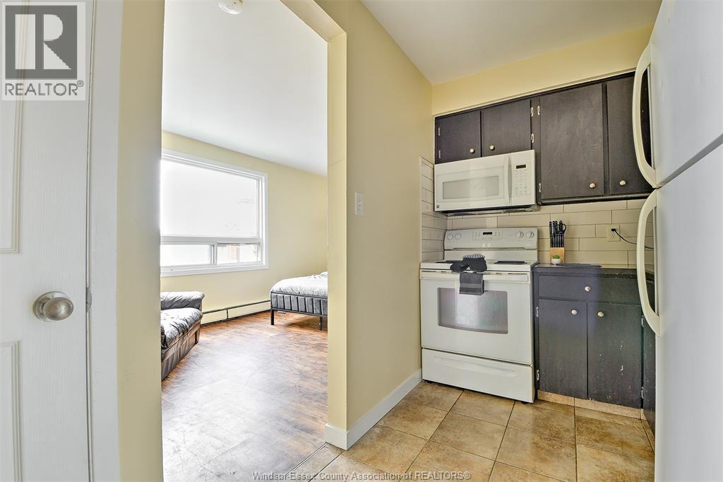 821 PILLETTE Unit# 7, Windsor, Ontario, N8Y3B4 — Photo 11