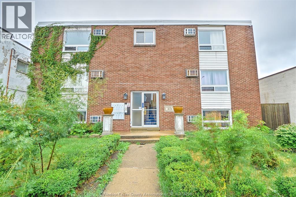 821 PILLETTE Unit# 7, Windsor, Ontario, N8Y3B4 — Photo 2