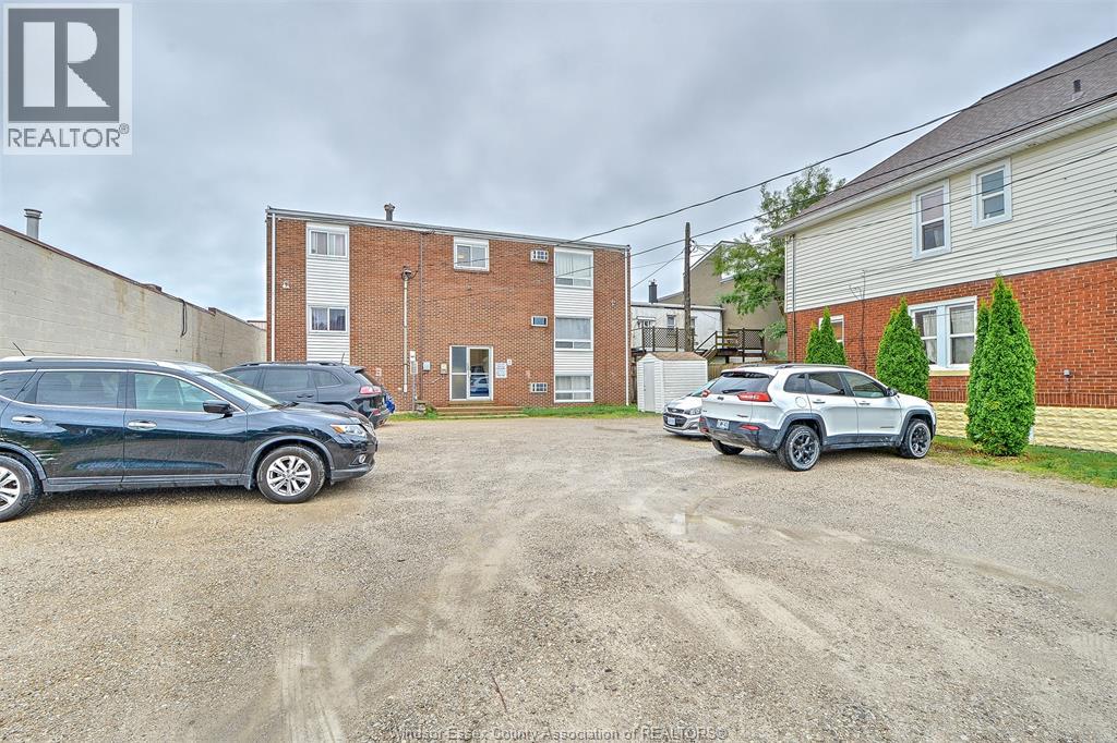 821 PILLETTE Unit# 7, Windsor, Ontario, N8Y3B4 — Photo 4