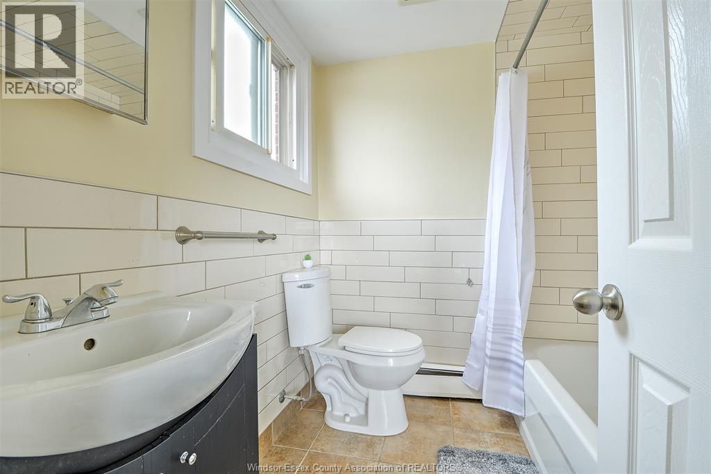 821 PILLETTE Unit# 7, Windsor, Ontario, N8Y3B4 — Photo 8