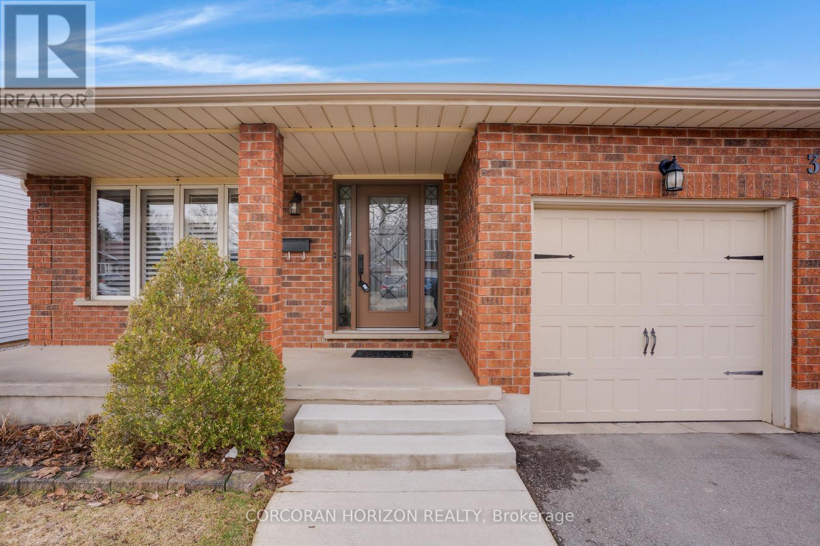 35 SOUTHVIEW CRESCENT, Cambridge, Ontario, N1P1A3 — Photo 3