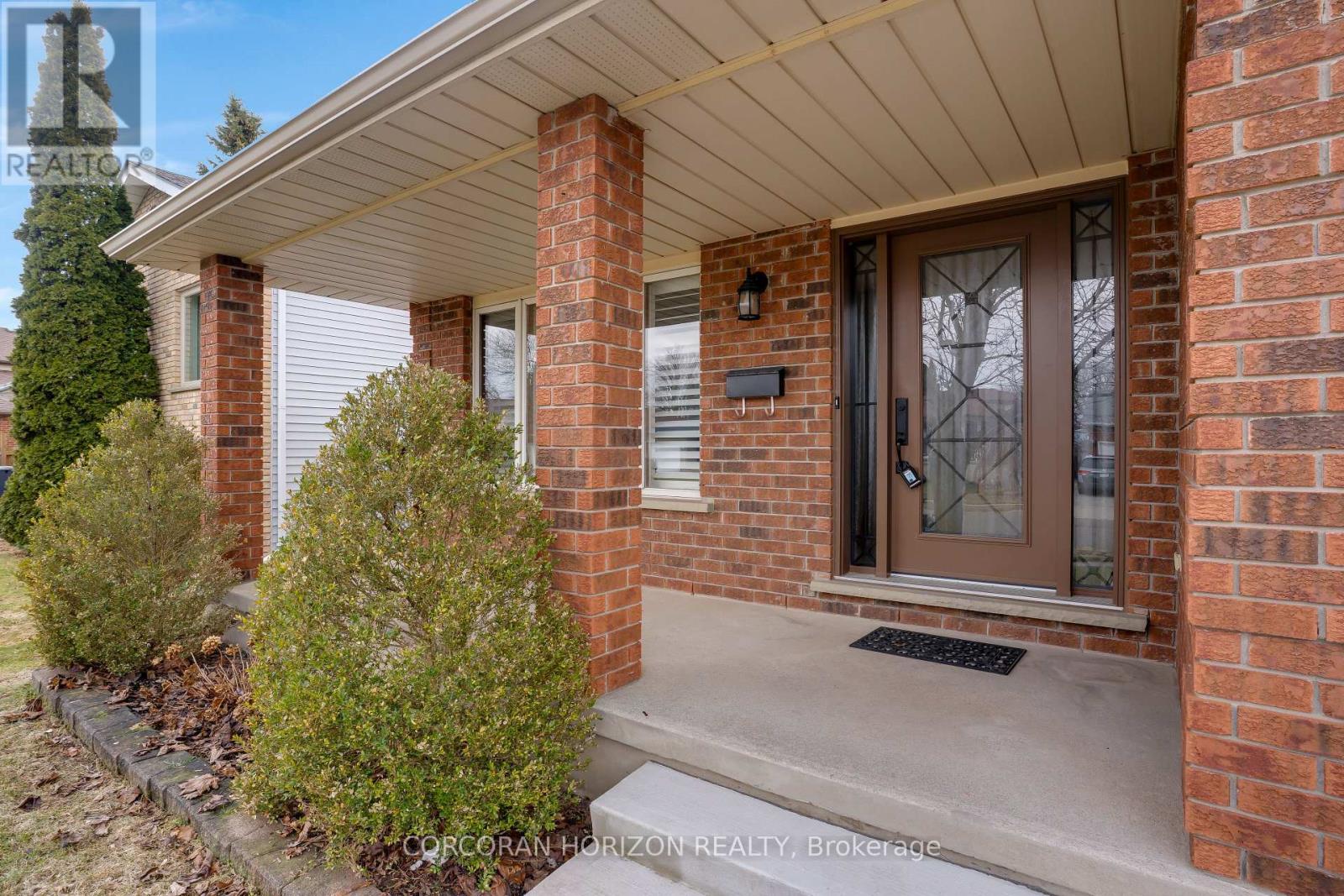 35 SOUTHVIEW CRESCENT, Cambridge, Ontario, N1P1A3 — Photo 4