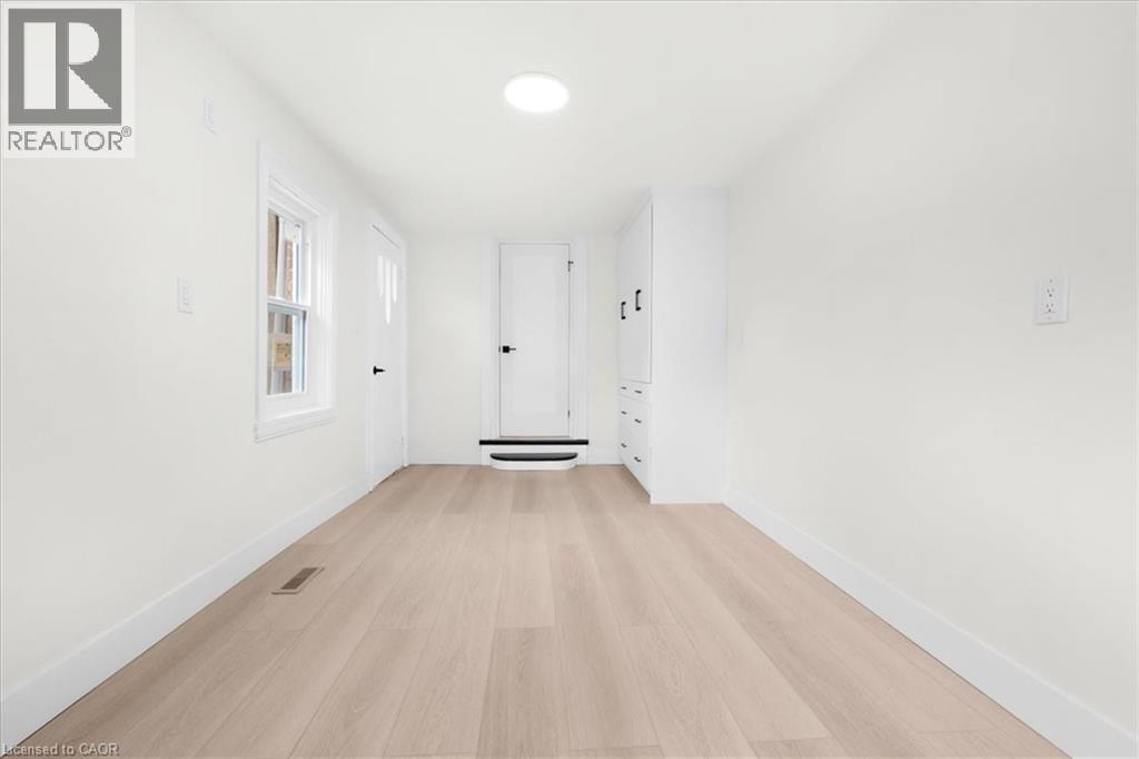 215 RAY Street N, Hamilton, Ontario, L8R2Y3 — Photo 11