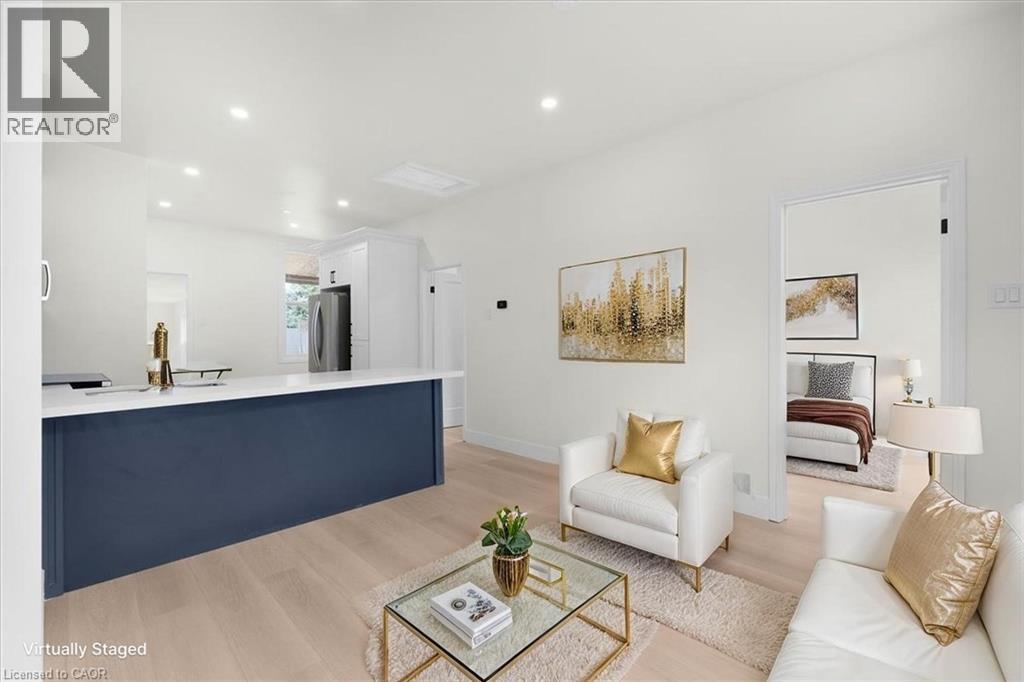 215 RAY Street N, Hamilton, Ontario, L8R2Y3 — Photo 2