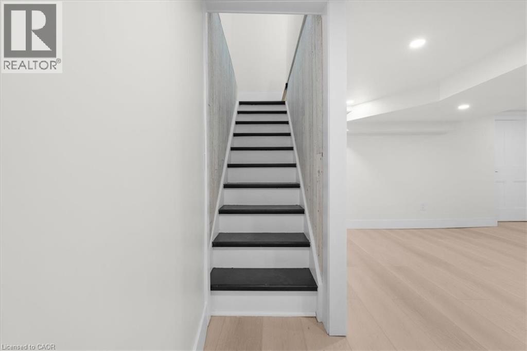 215 RAY Street N, Hamilton, Ontario, L8R2Y3 — Photo 20