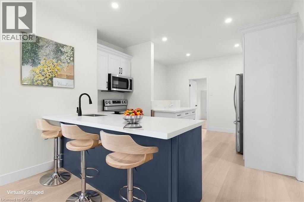 215 RAY Street N, Hamilton, Ontario, L8R2Y3 — Photo 3