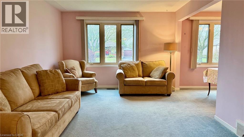 123 OAK Street, Simcoe, Ontario, N3Y4S2 — Photo 4