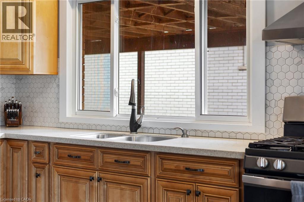 122 SWEETBRIAR Drive, Kitchener, Ontario, N2M4S6 — Photo 13