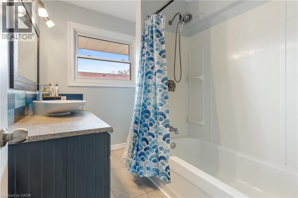 122 SWEETBRIAR Drive, Kitchener, Ontario, N2M4S6 — Photo 17