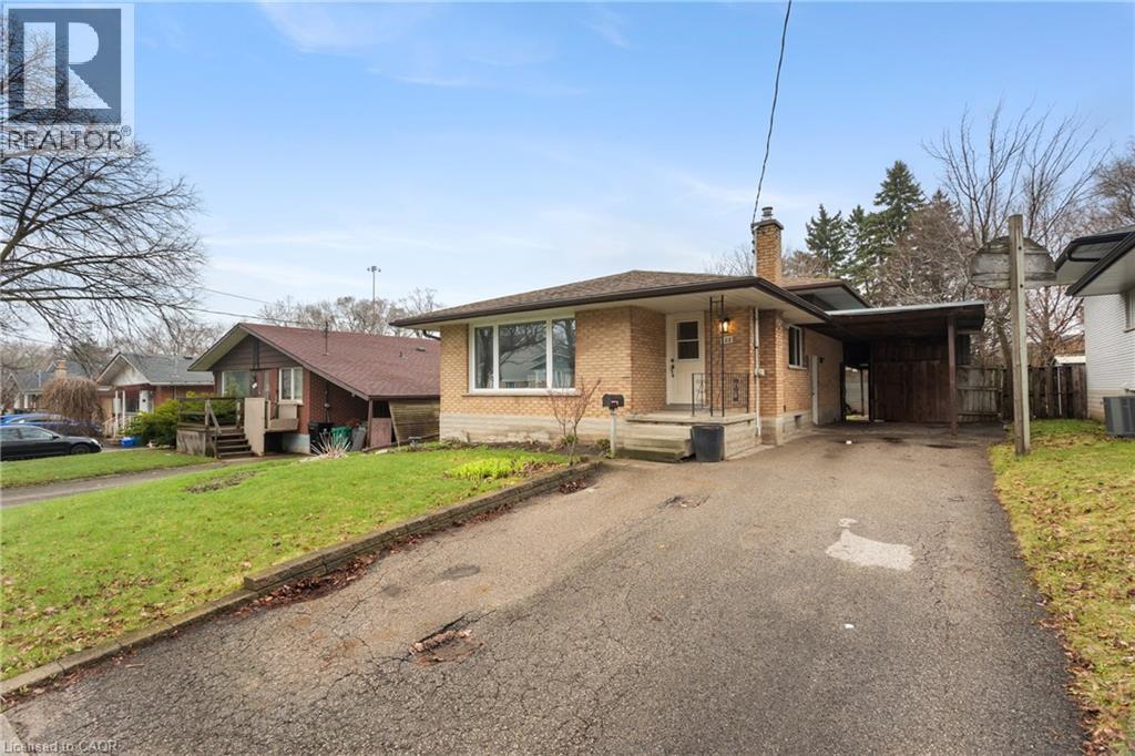 122 SWEETBRIAR Drive, Kitchener, Ontario, N2M4S6 — Photo 2