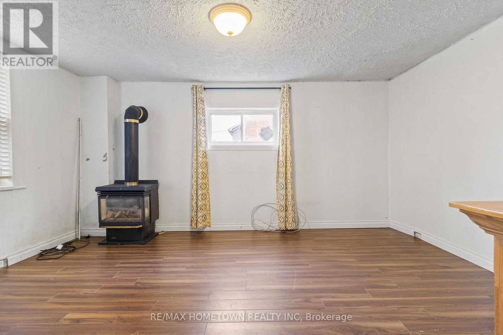 93 PERTH STREET, Brockville, Ontario, K6V5C8 — Photo 4