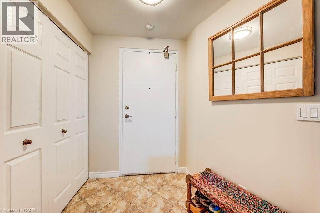 24 MARILYN Drive Unit# 704, Guelph, Ontario, N1H8E9 — Photo 3