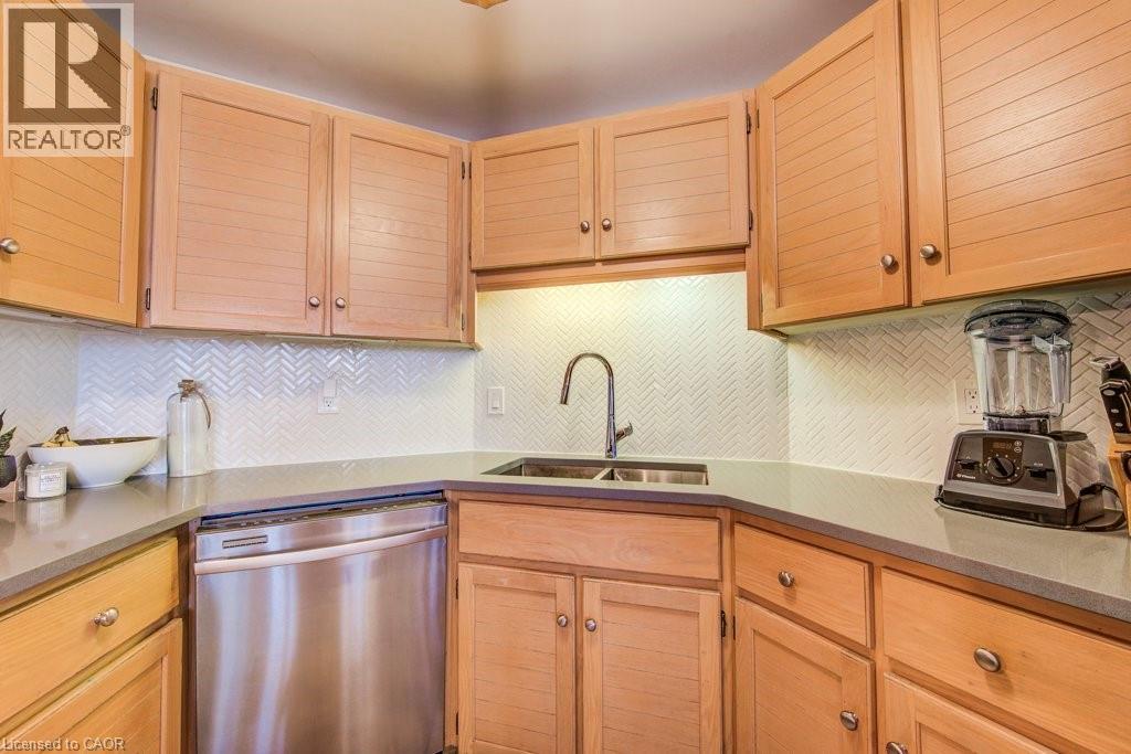 24 MARILYN Drive Unit# 704, Guelph, Ontario, N1H8E9 — Photo 9