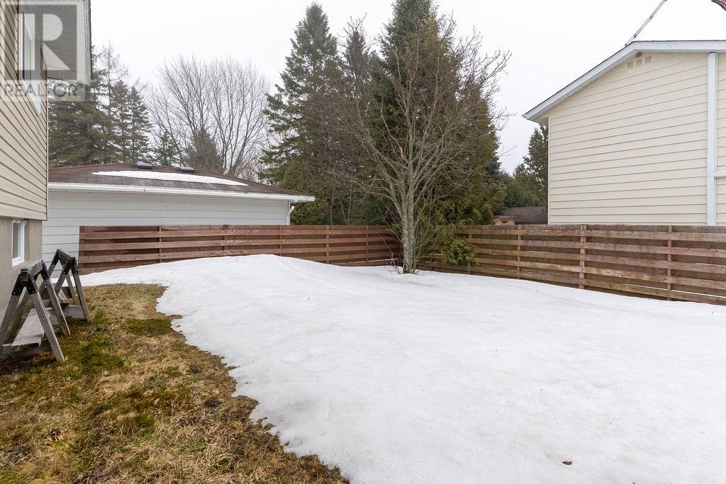 1907 Overbrook Crescent, Greater Sudbury, Ontario, P3E5H2 — Photo 17