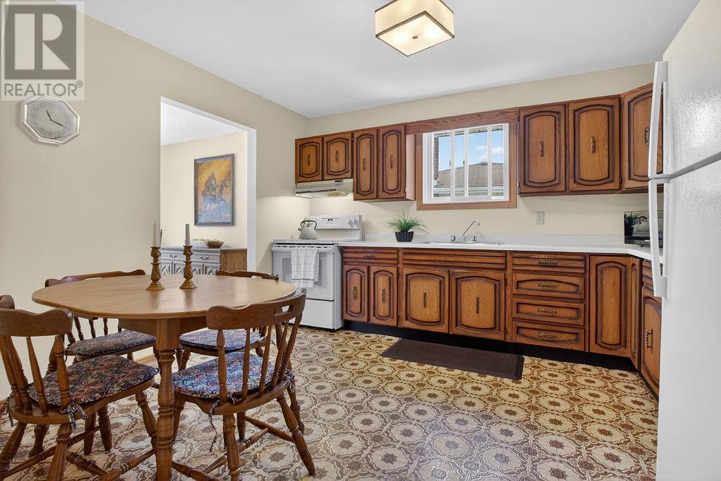 1907 Overbrook Crescent, Greater Sudbury, Ontario, P3E5H2 — Photo 2