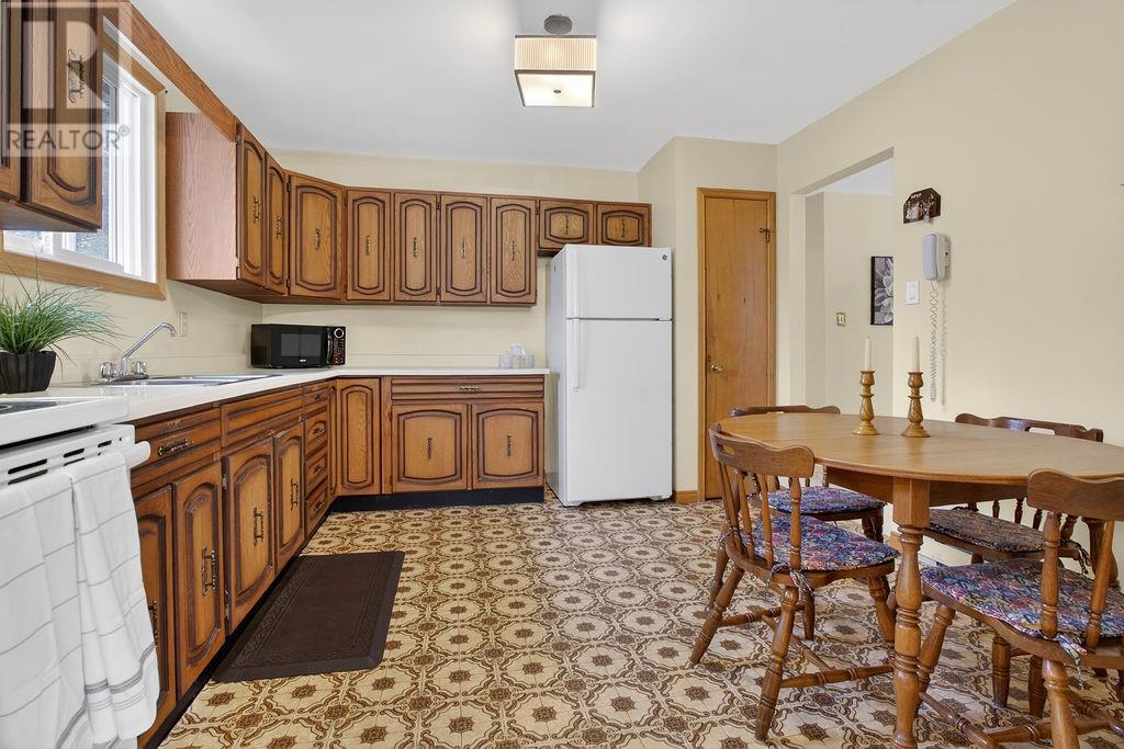 1907 Overbrook Crescent, Greater Sudbury, Ontario, P3E5H2 — Photo 3