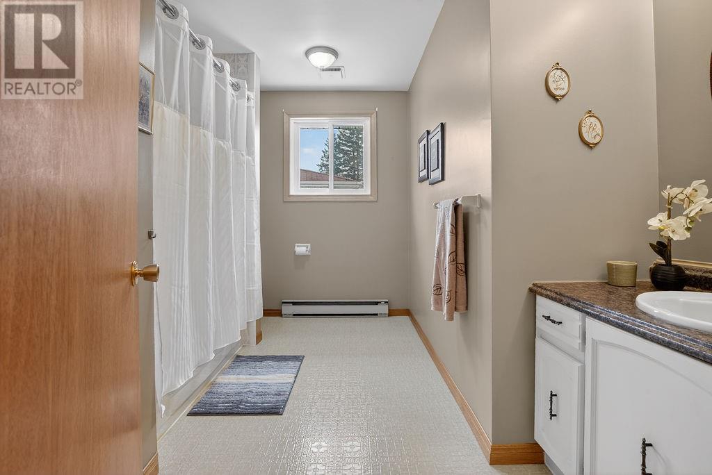 1907 Overbrook Crescent, Greater Sudbury, Ontario, P3E5H2 — Photo 7