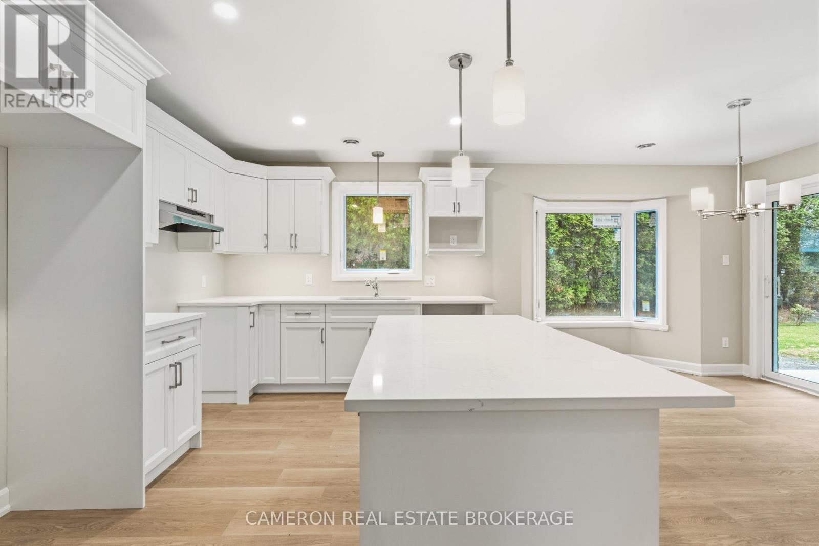 10 WHITTAKER CRESCENT, Cornwall, Ontario, K6H0J6 — Photo 5