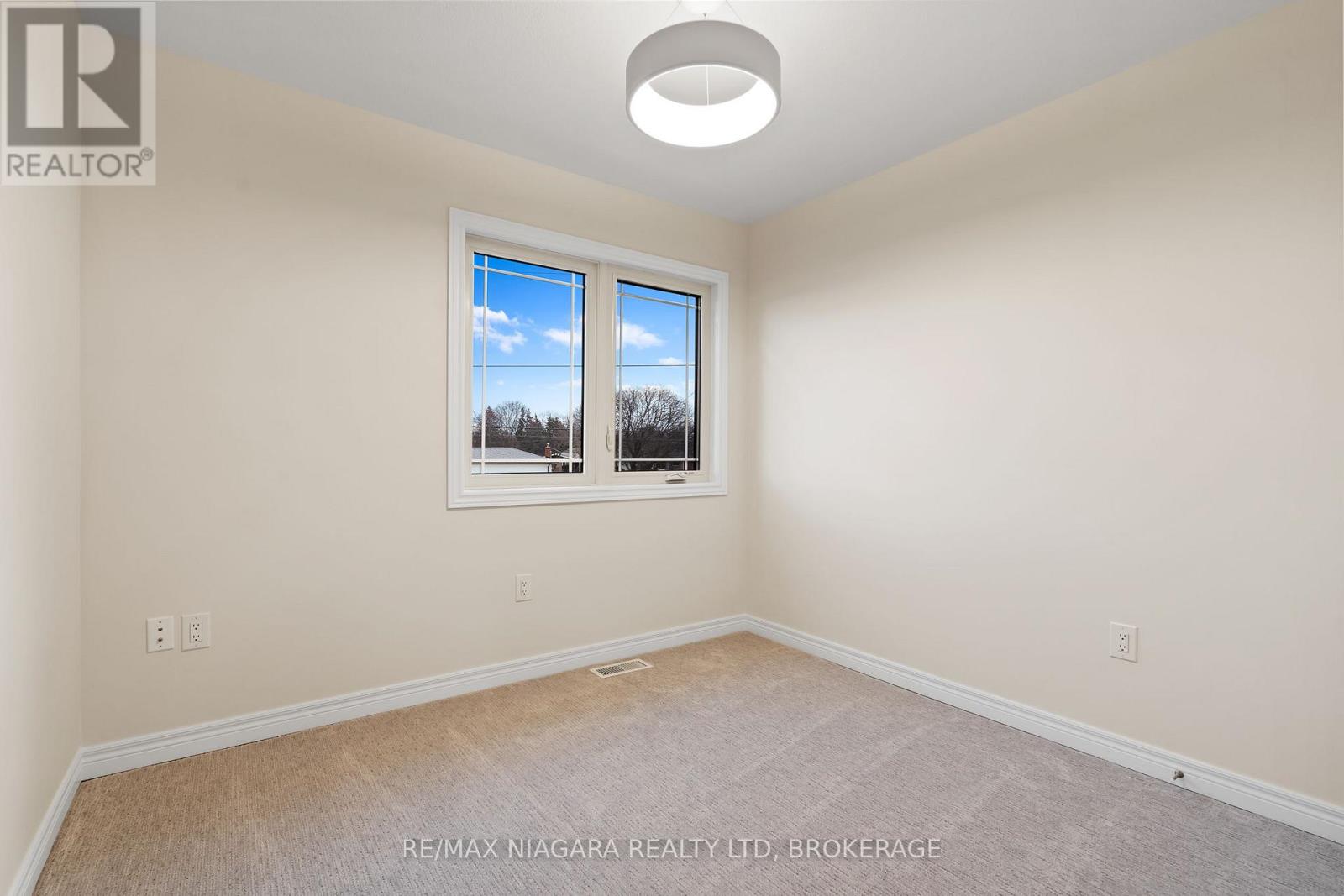 B - 427 VINE STREET, St. Catharines (Vine/Linwell), Ontario, L2M3S6 — Photo 11