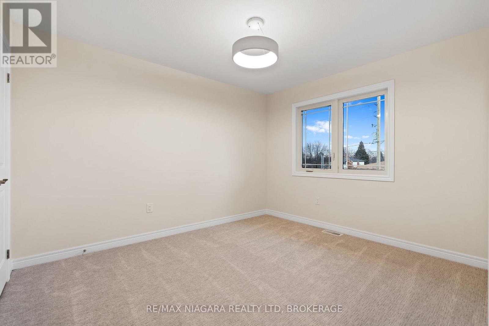 B - 427 VINE STREET, St. Catharines (Vine/Linwell), Ontario, L2M3S6 — Photo 12