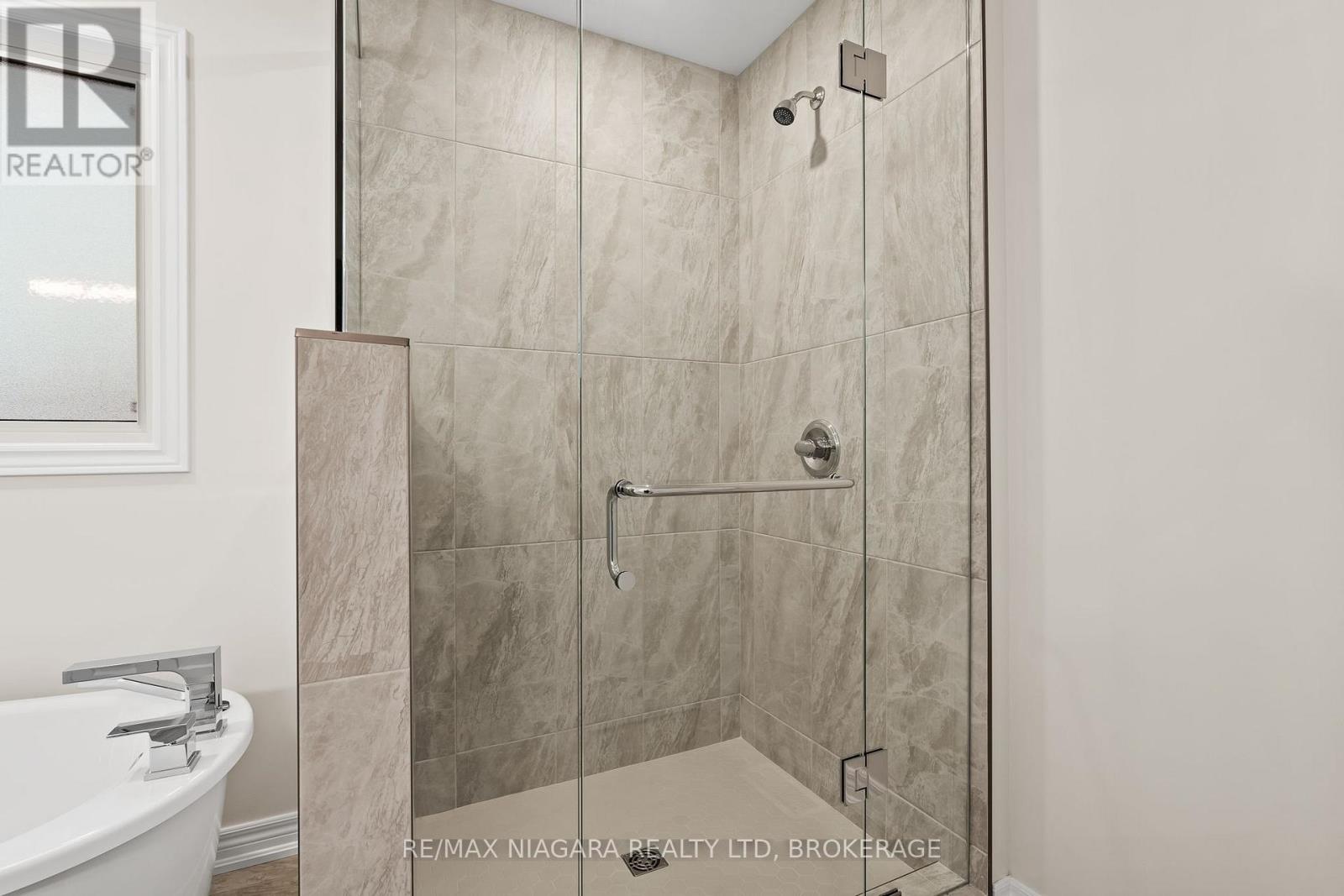 B - 427 VINE STREET, St. Catharines (Vine/Linwell), Ontario, L2M3S6 — Photo 19