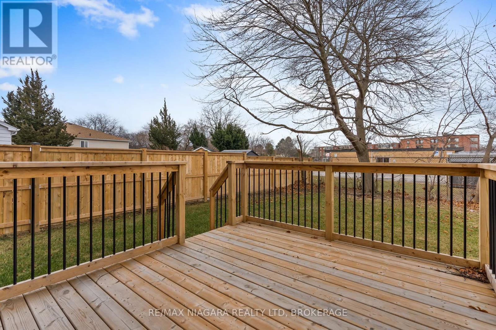 B - 427 VINE STREET, St. Catharines (Vine/Linwell), Ontario, L2M3S6 — Photo 28